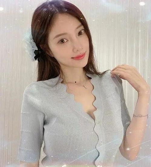 国产水蜜桃大秀在线播放,甜蜜瞬间，线上绽放